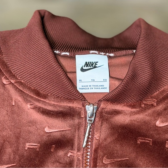 Nike Maroon Velour Jacket - Picture 2 of 3